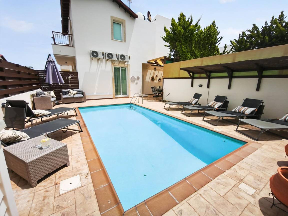 180 M² Apartment ∙ 3 Bedrooms ∙ 6 Guests - Protaras