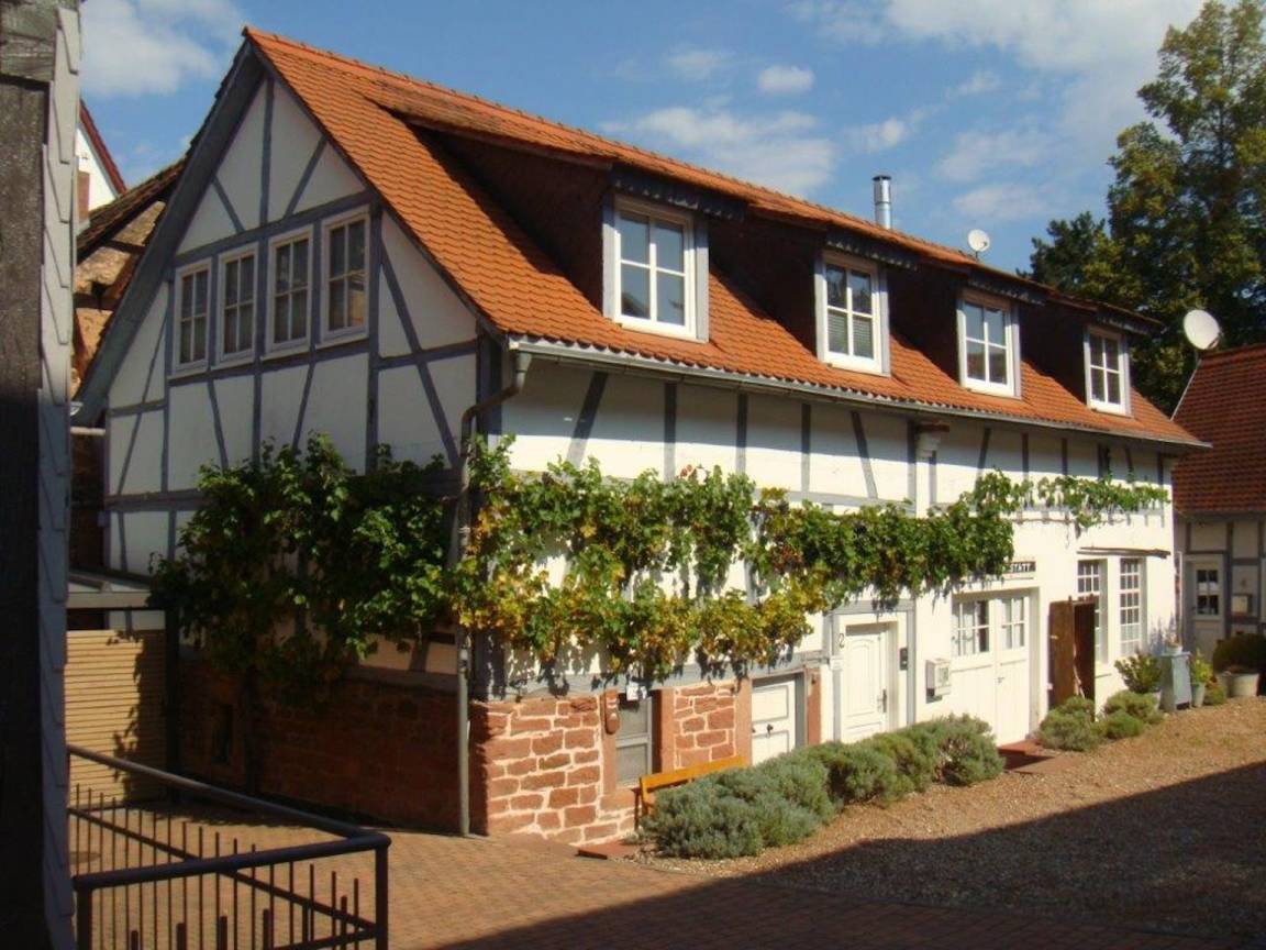 75 M² Hotel ∙ 1 Quarto ∙ 4 Hóspedes - Beerfelden