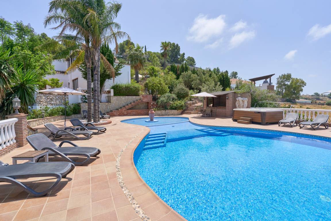 200 M² Villa ∙ 4 Bedrooms ∙ 10 Guests - Frigiliana