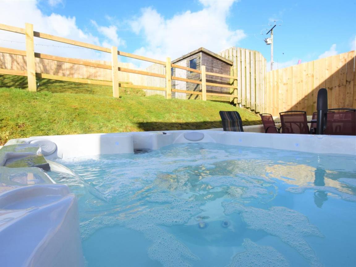 Cottage ∙ 5 Bedrooms ∙ 8 Guests - Carmarthenshire