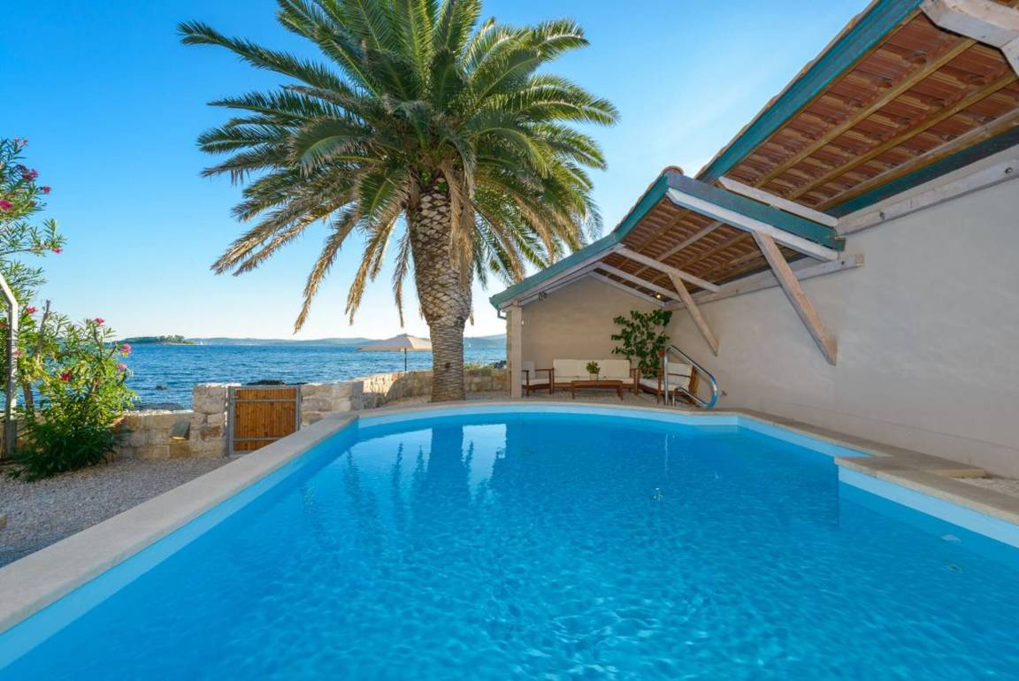 260 M² Villa ∙ 4 Bedrooms ∙ 9 Guests - Korčula Island