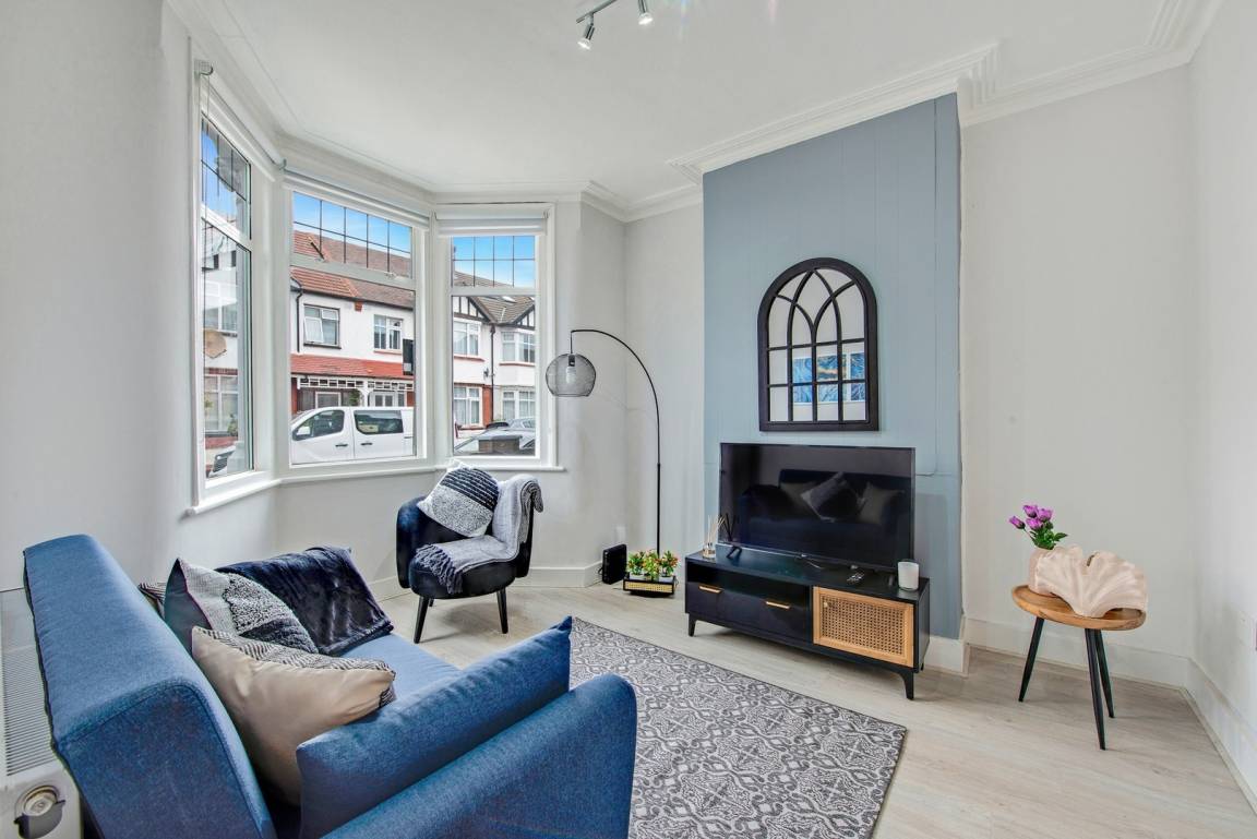 House ∙ 4 Bedrooms ∙ 10 Guests - London