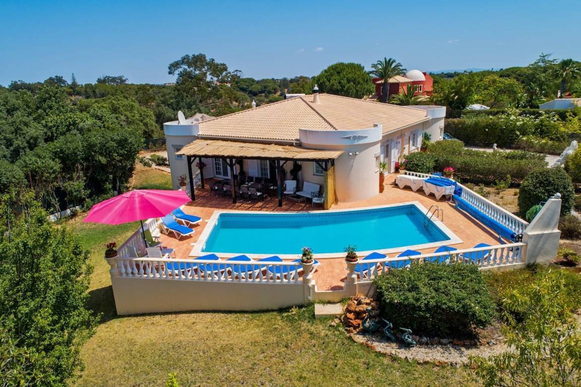 Villa ∙ 5 Bedrooms ∙ 16 Guests - Porches