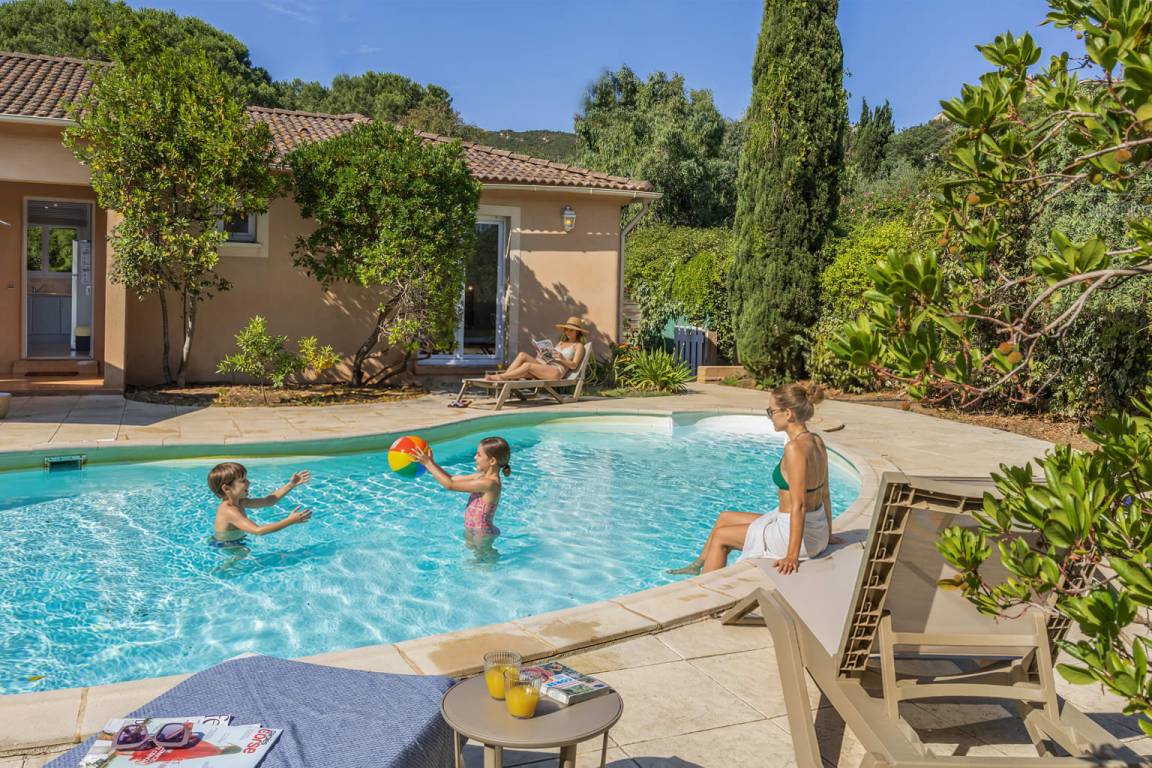 140 M² Villa ∙ 4 Habitaciones ∙ 8 Huéspedes - Calvi