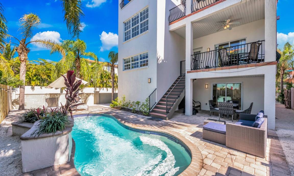 House ∙ 4 Bedrooms ∙ 8 Guests - Holmes Beach, FL