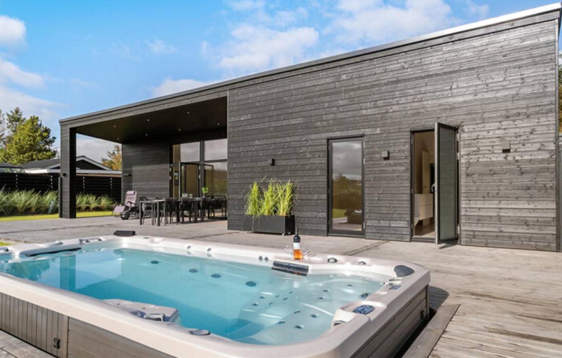 150 M² Ferienhaus ∙ 5 Schlafzimmer ∙ 10 Gäste - Hou