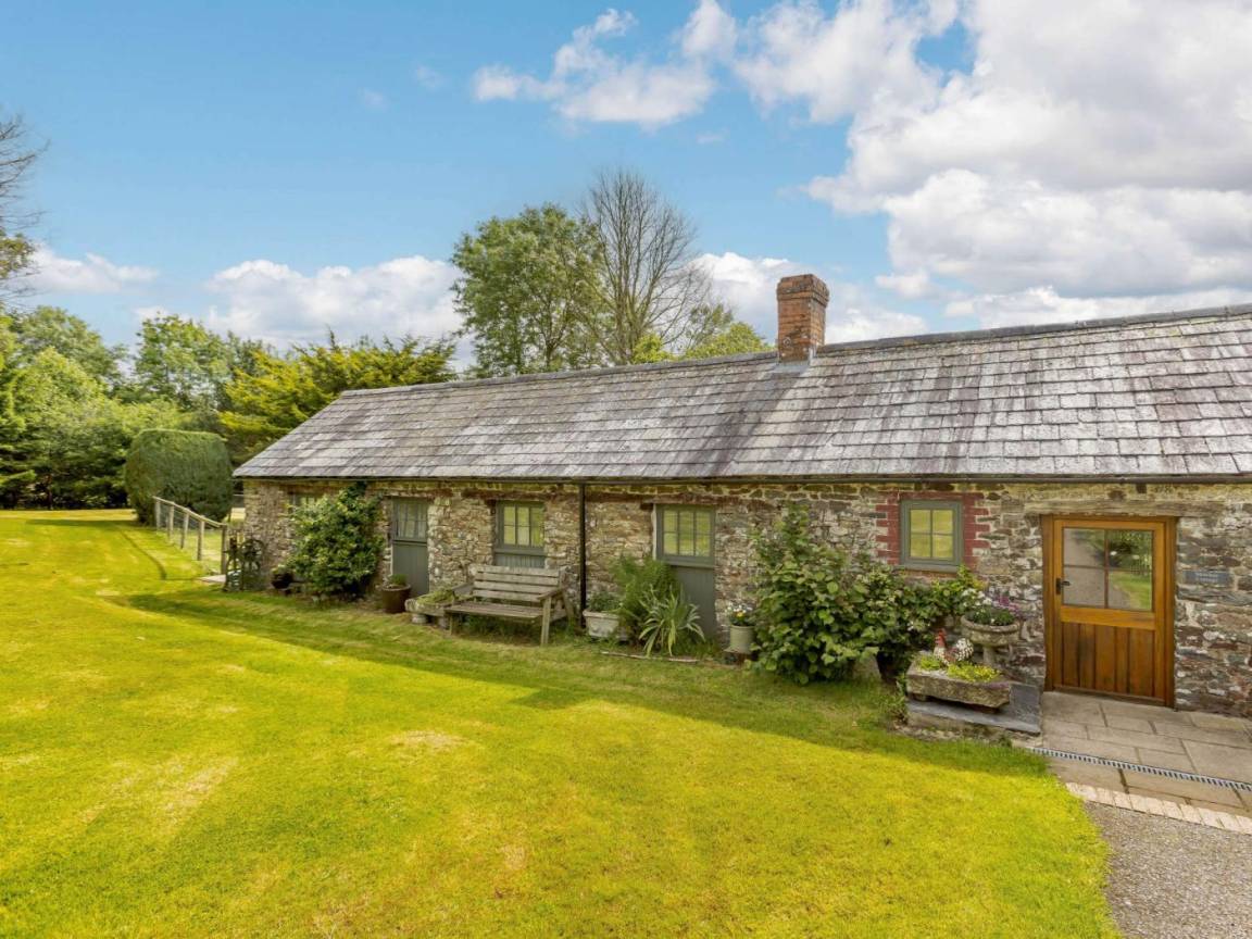 Cottage ∙ 2 Bedrooms ∙ 4 Guests - South Molton