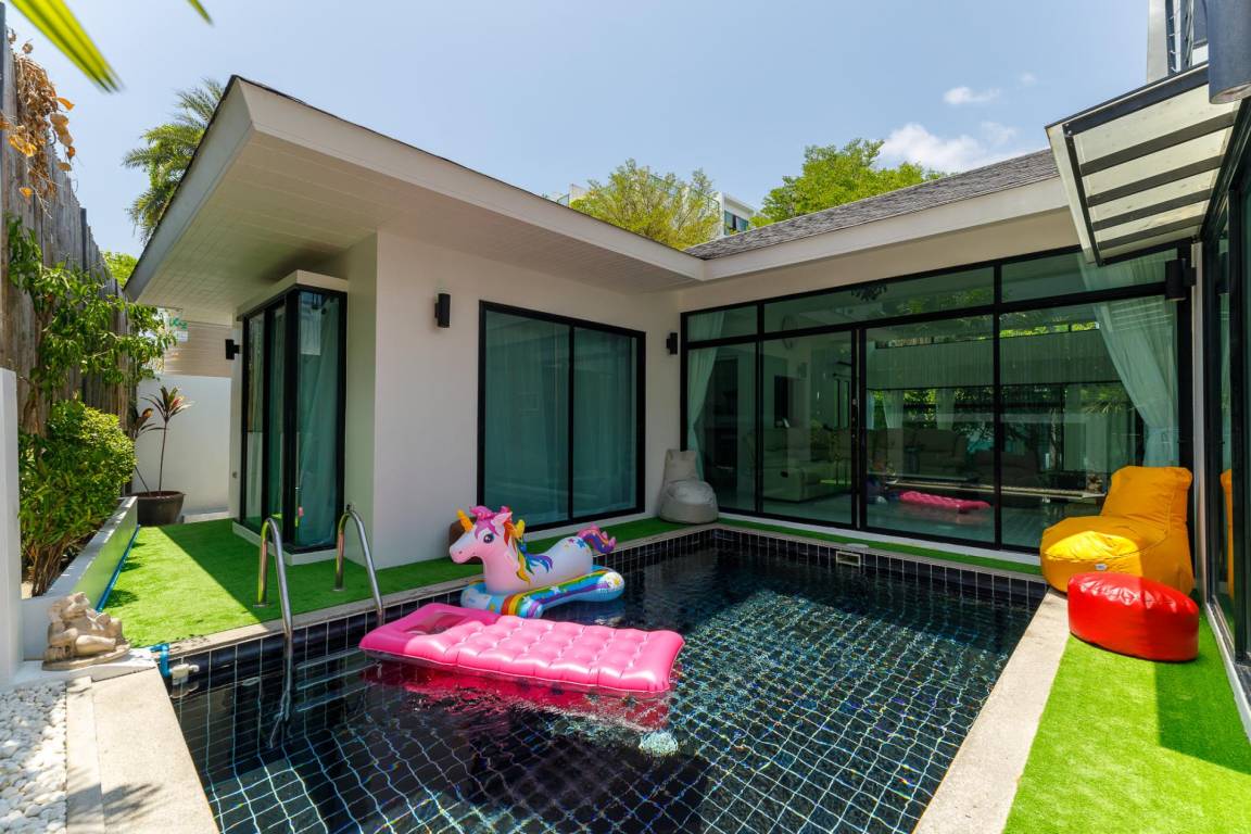 250 M² Villa ∙ 4 Bedrooms ∙ 8 Guests - Patong Beach