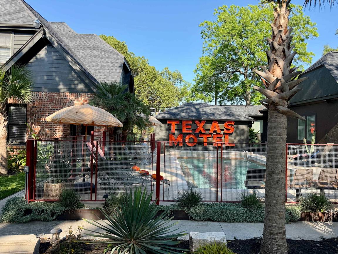 Apartment ∙ 1 Bedroom ∙ 2 Guests - Houston, TX
