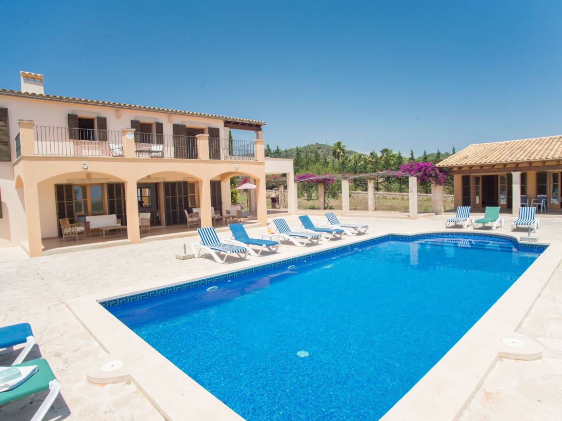 230 M² Ferienhaus ∙ 6 Schlafzimmer ∙ 12 Gäste - Santanyí