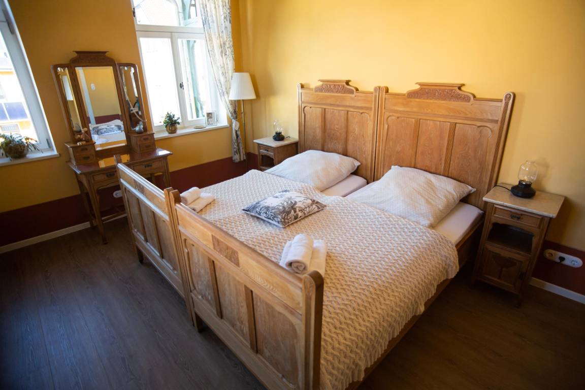 128 M² Ferienwohnung ∙ 2 Schlafzimmer ∙ 10 Gäste - Mittweida