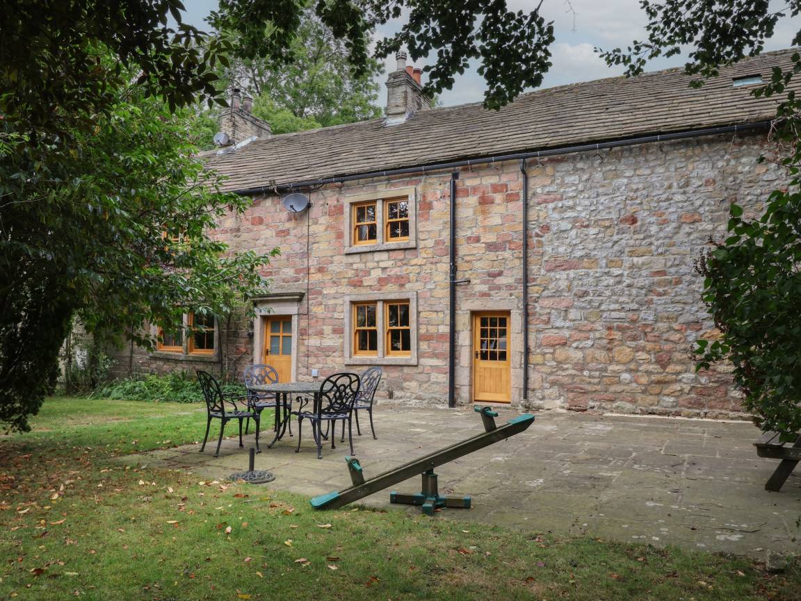 Cottage ∙ 5 Bedrooms ∙ 10 Guests - Skipton