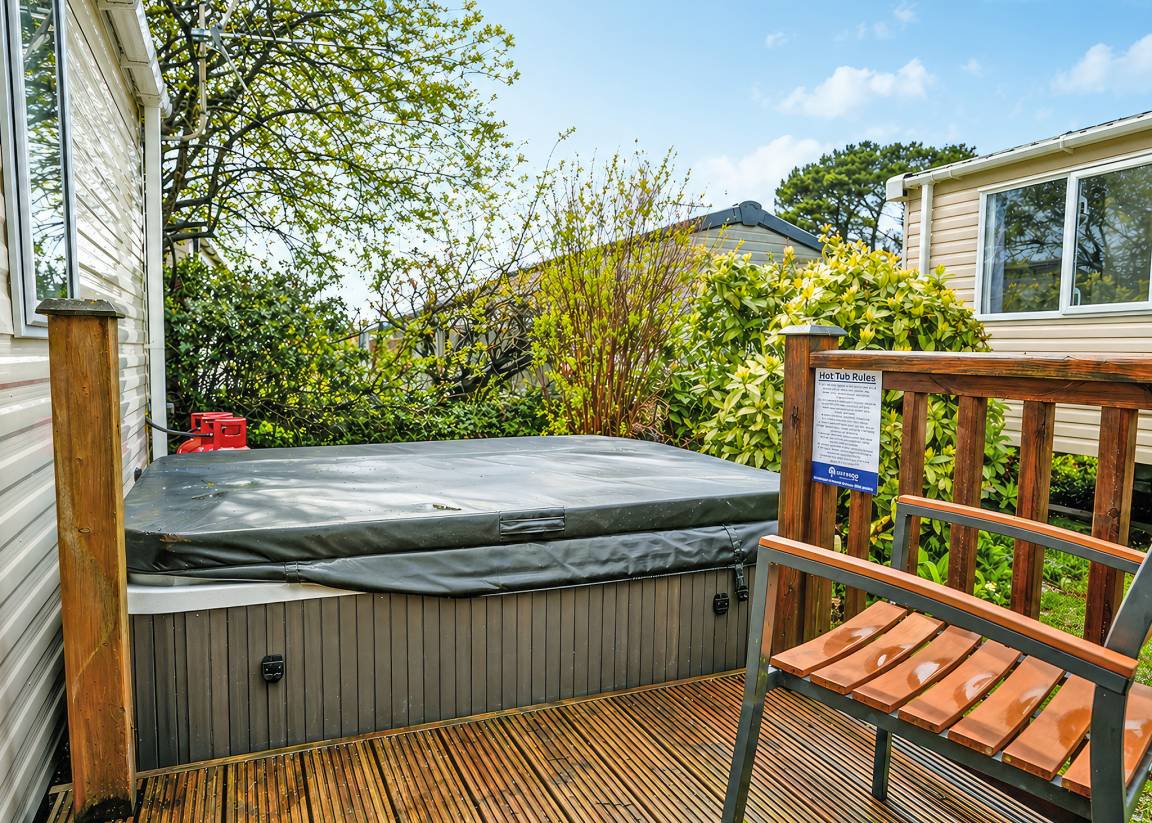 Caravan ∙ 3 Bedrooms ∙ 6 Guests - Tenby
