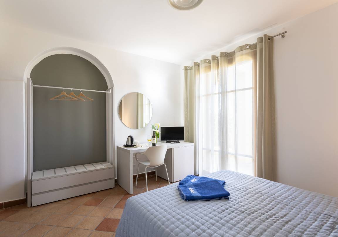 18 M² Private Room ∙ 2 Bedrooms ∙ 5 Guests - Campiglia Marittima