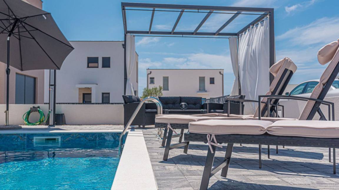 101 M² Ferienhaus ∙ 3 Schlafzimmer ∙ 6 Gäste - Pirovac