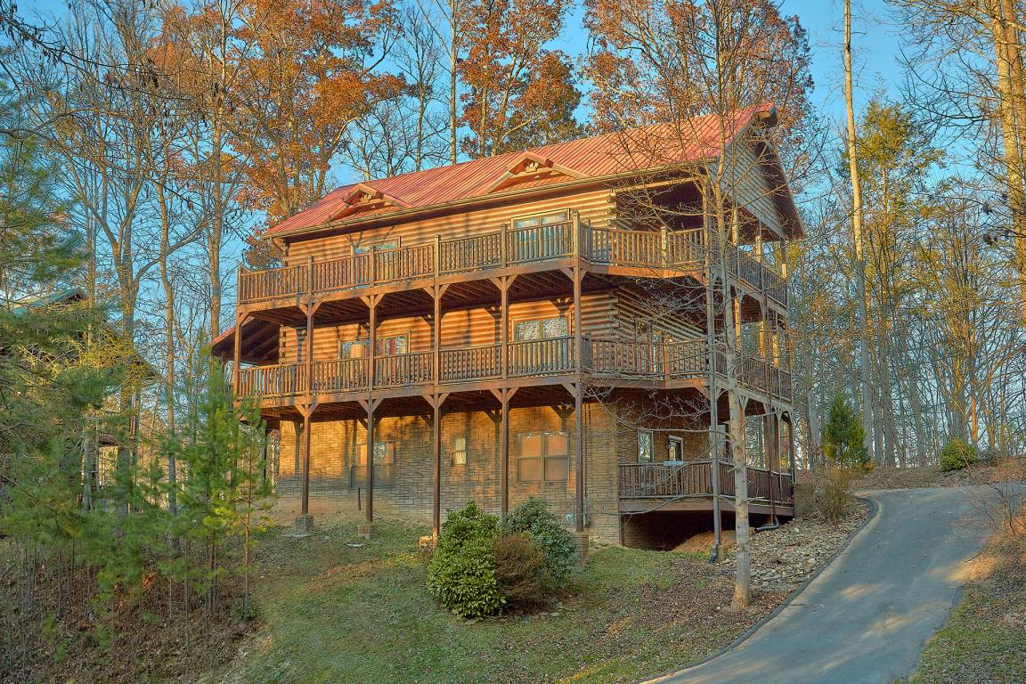 306 M² House ∙ 5 Bedrooms ∙ 14 Guests - Gatlinburg, TN