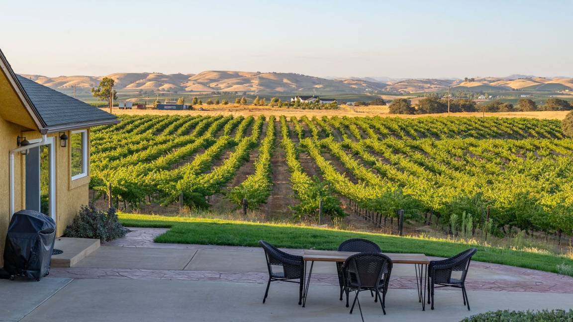 House ∙ 4 Bedrooms ∙ 8 Guests - San Miguel, CA