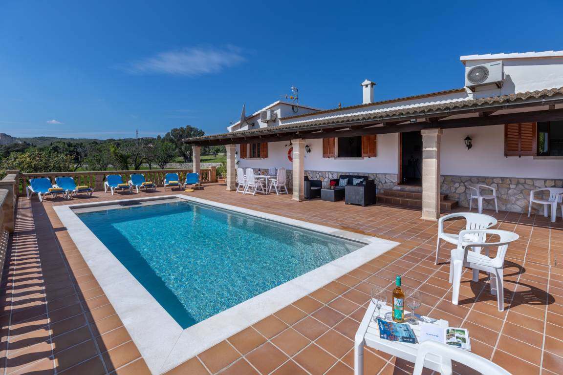 249 M² Villa ∙ 3 Habitaciones ∙ 6 Huéspedes - Alcudia