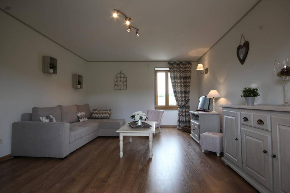 84 m&sup2; G&icirc;te 2 Schlafzimmer 5 G&auml;ste