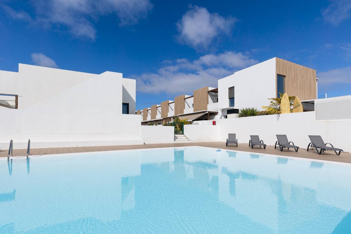 81 M² Apartamento ∙ 2 Habitaciones ∙ 4 Huéspedes - La Oliva