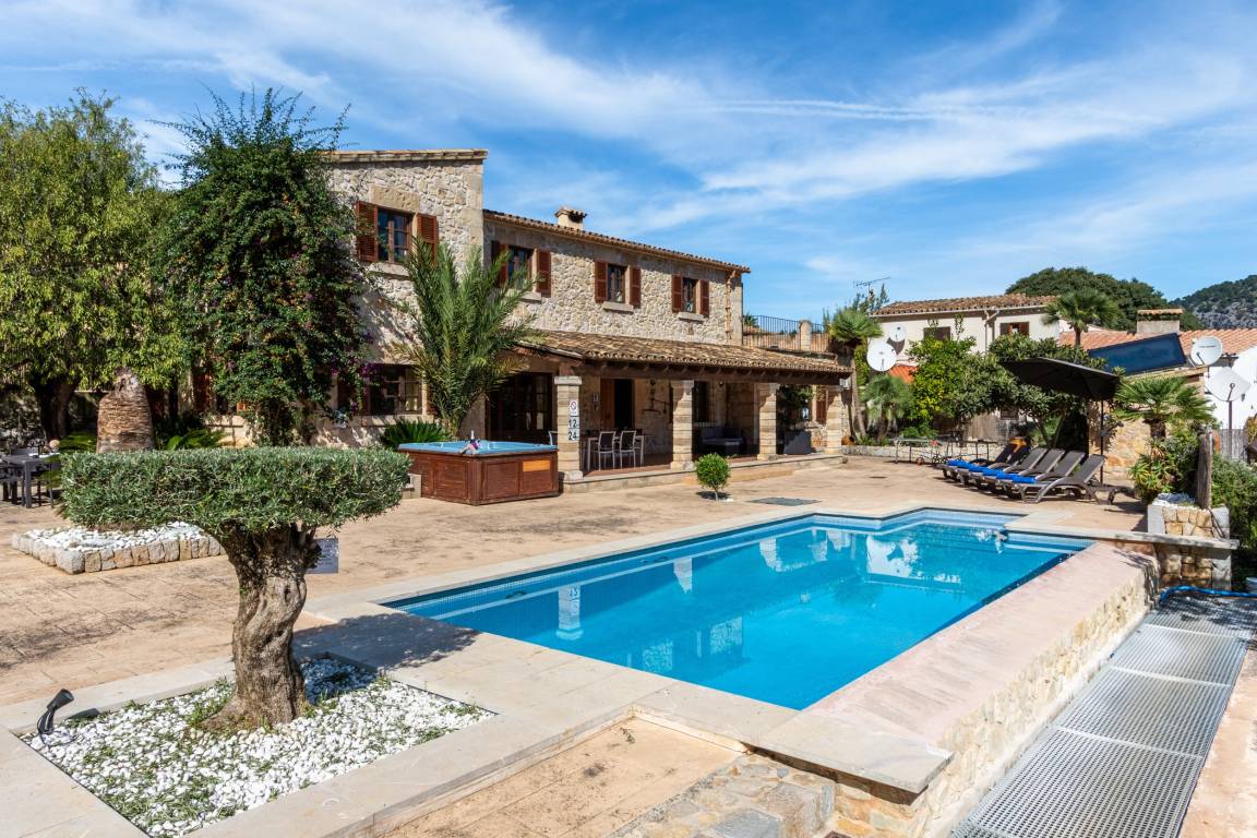 214 M² Finca ∙ 3 Bedrooms ∙ 6 Guests - Mallorca