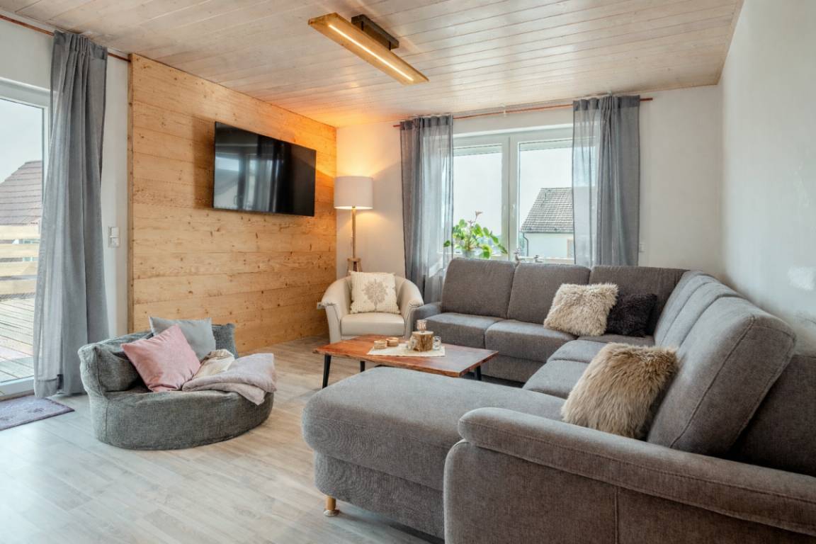 92 M² Ferienwohnung ∙ 3 Schlafzimmer ∙ 6 Gäste - Bad Rodach