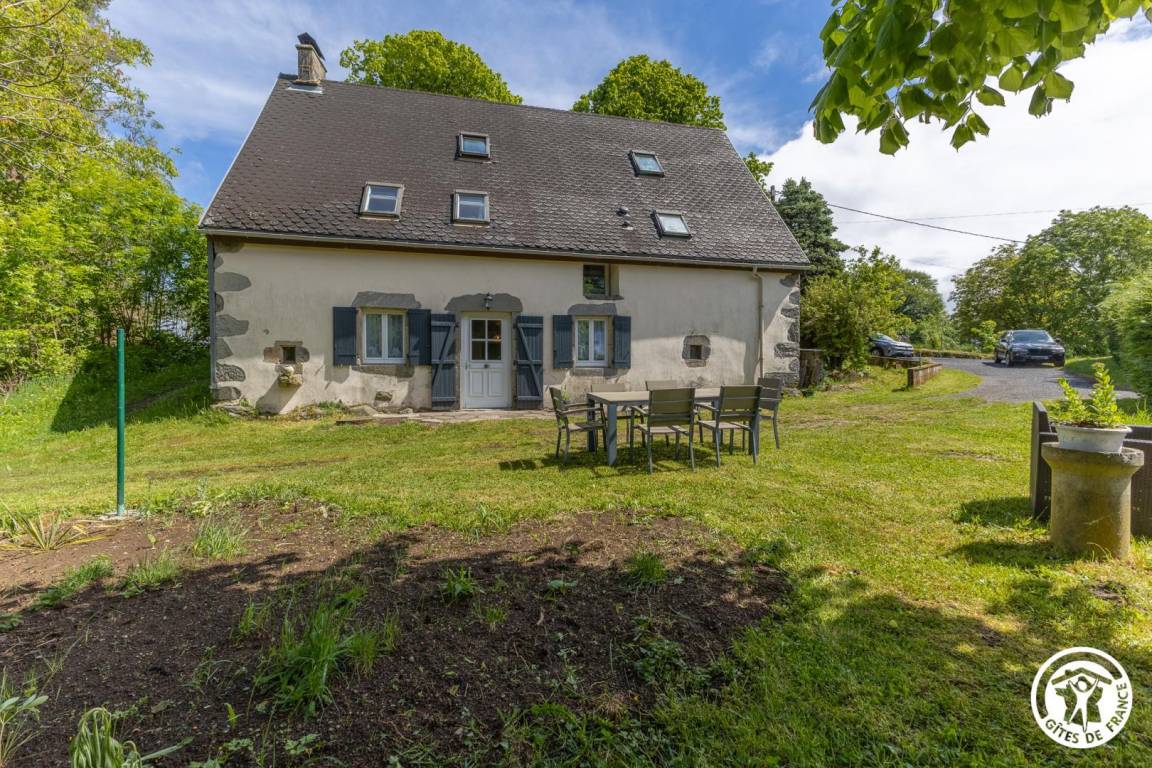 143 M² Gîte ∙ 3 Chambres ∙ 7 Personnes - Auvergne