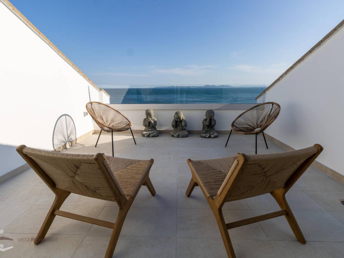 120 M² House ∙ 4 Bedrooms ∙ 9 Guests - Roses