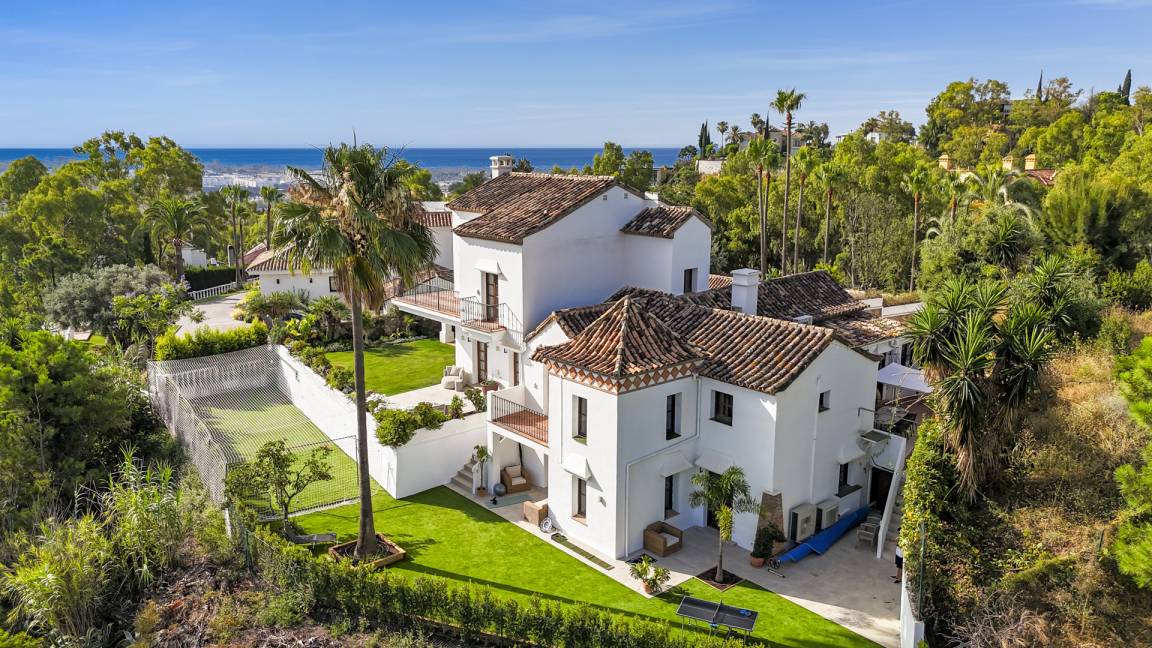 330 M² Villa ∙ 5 Bedrooms ∙ 10 Guests - Benahavís