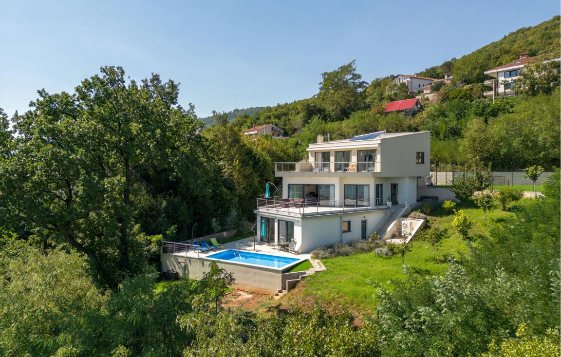 230 M² Ferienhaus ∙ 4 Schlafzimmer ∙ 8 Gäste - Opatija