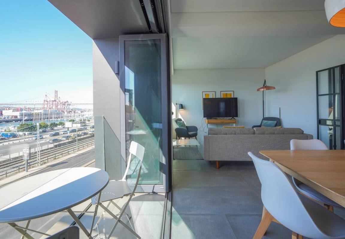 83 M² Apartment ∙ 2 Bedrooms ∙ 4 Guests - Almada