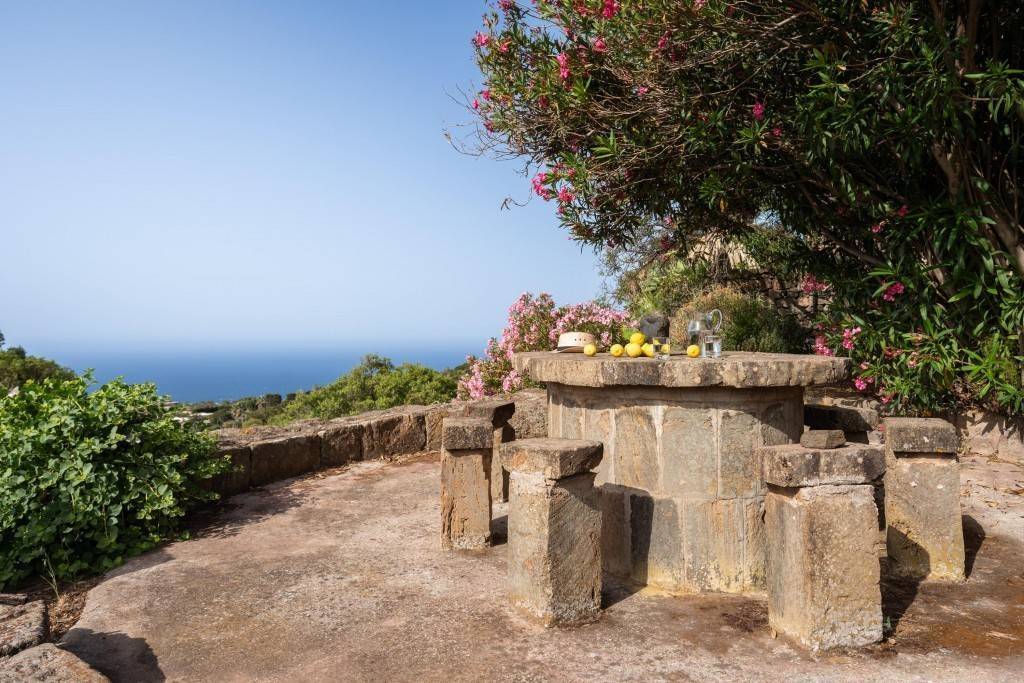 Casa a Pantelleria con giardino