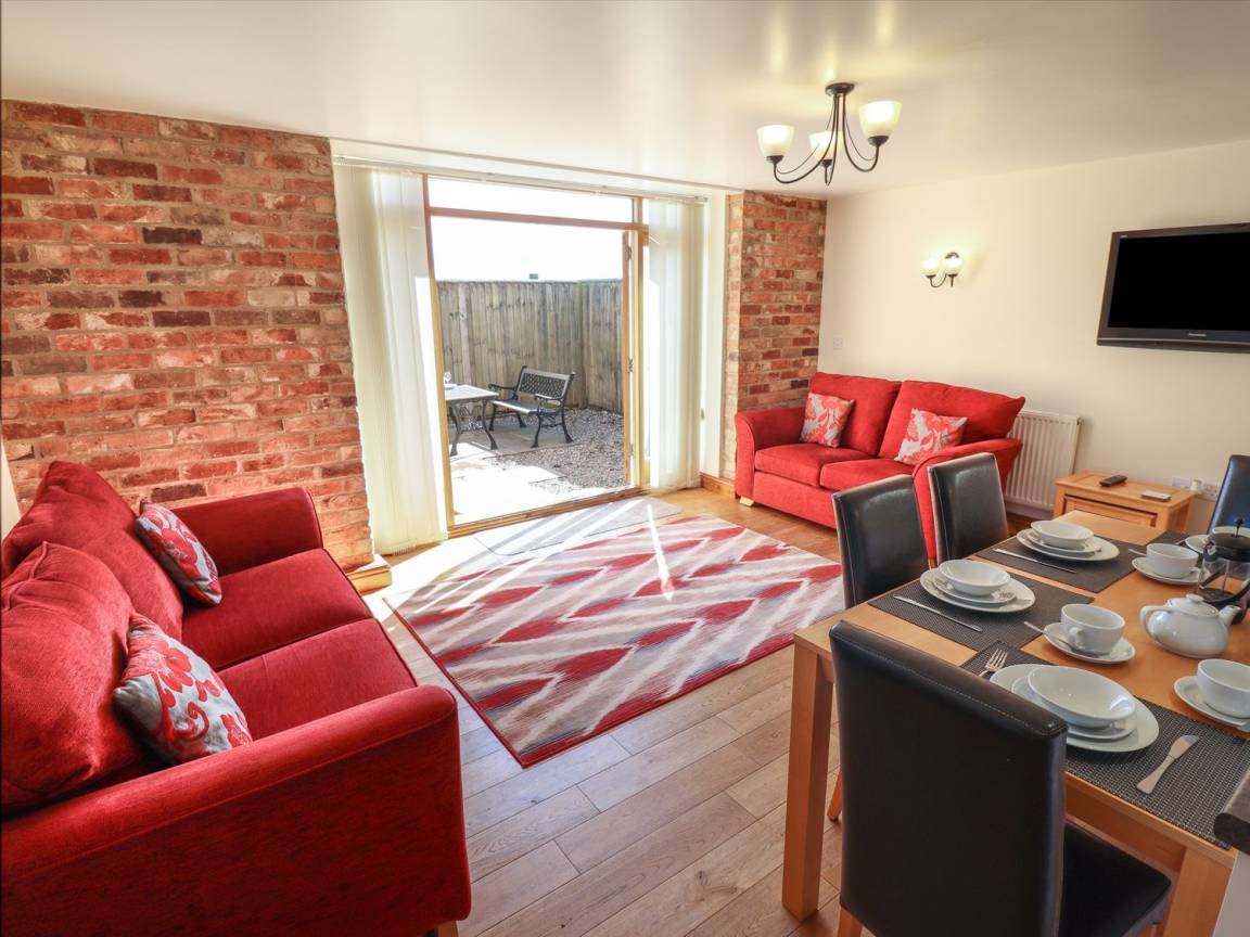Cottage ∙ 2 Bedrooms ∙ 4 Guests - Cleethorpes