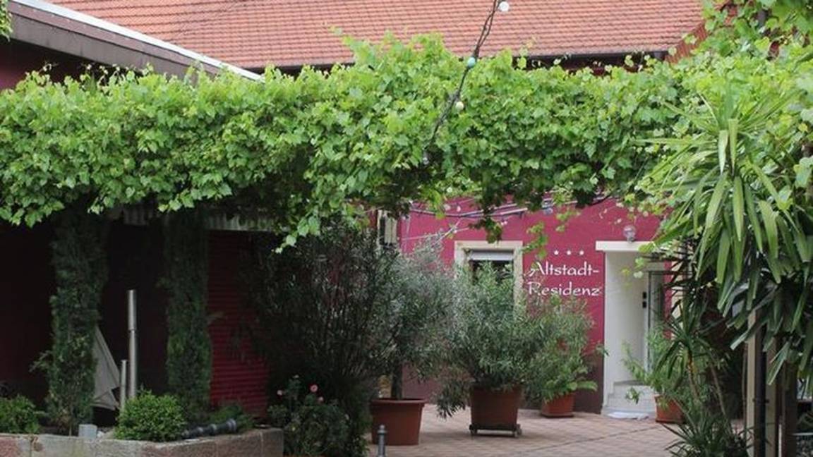 22 M² Hotel ∙ 1 Camera Da Letto ∙ 2 Ospiti - Bad Dürkheim