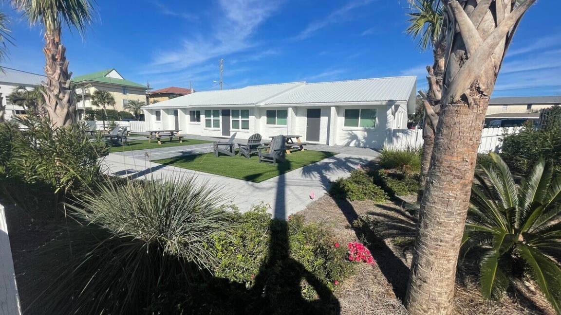 93 M² Villa ∙ 2 Bedrooms ∙ 8 Guests - Okaloosa Island, FL