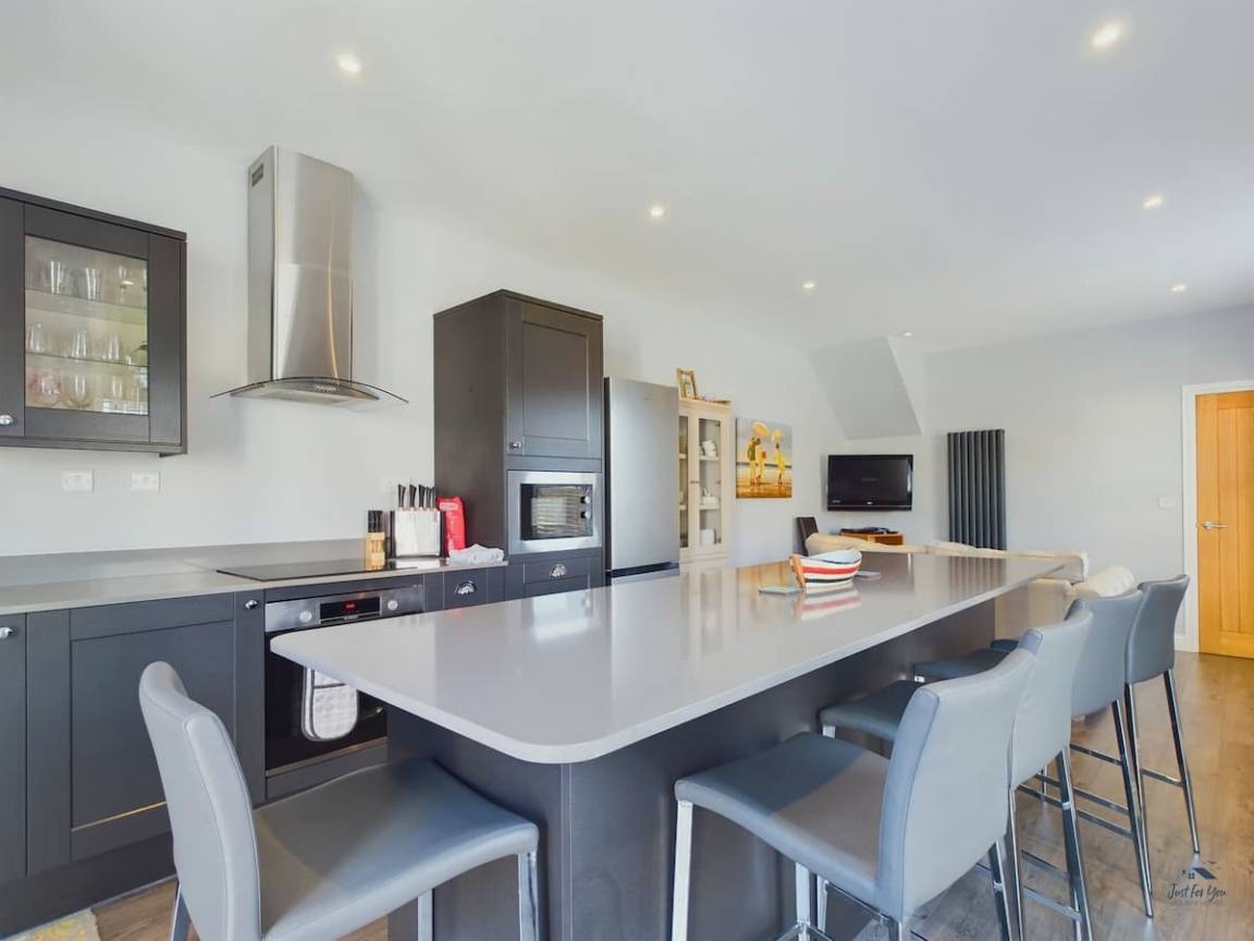 93 M² House ∙ 2 Bedrooms ∙ 4 Guests - Bembridge