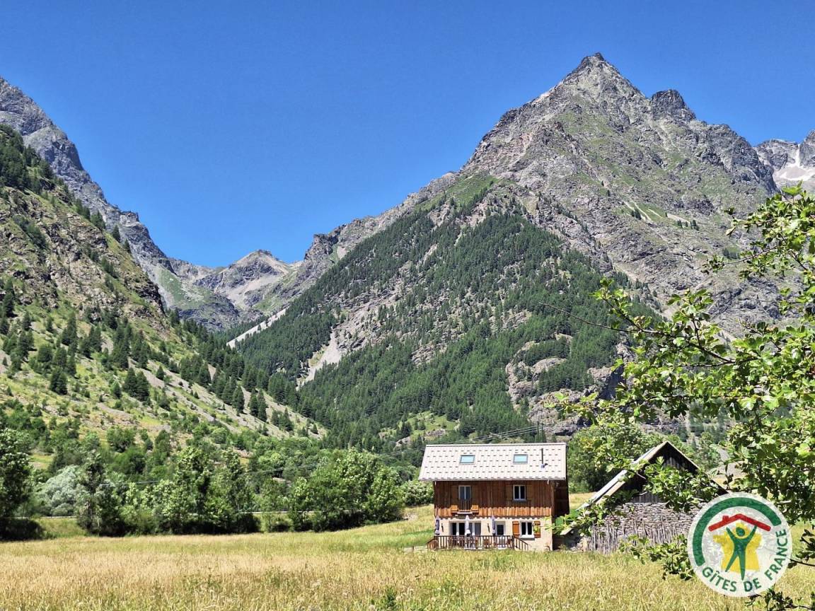 124 m&sup2; G&icirc;te 4 Schlafzimmer 9 G&auml;ste