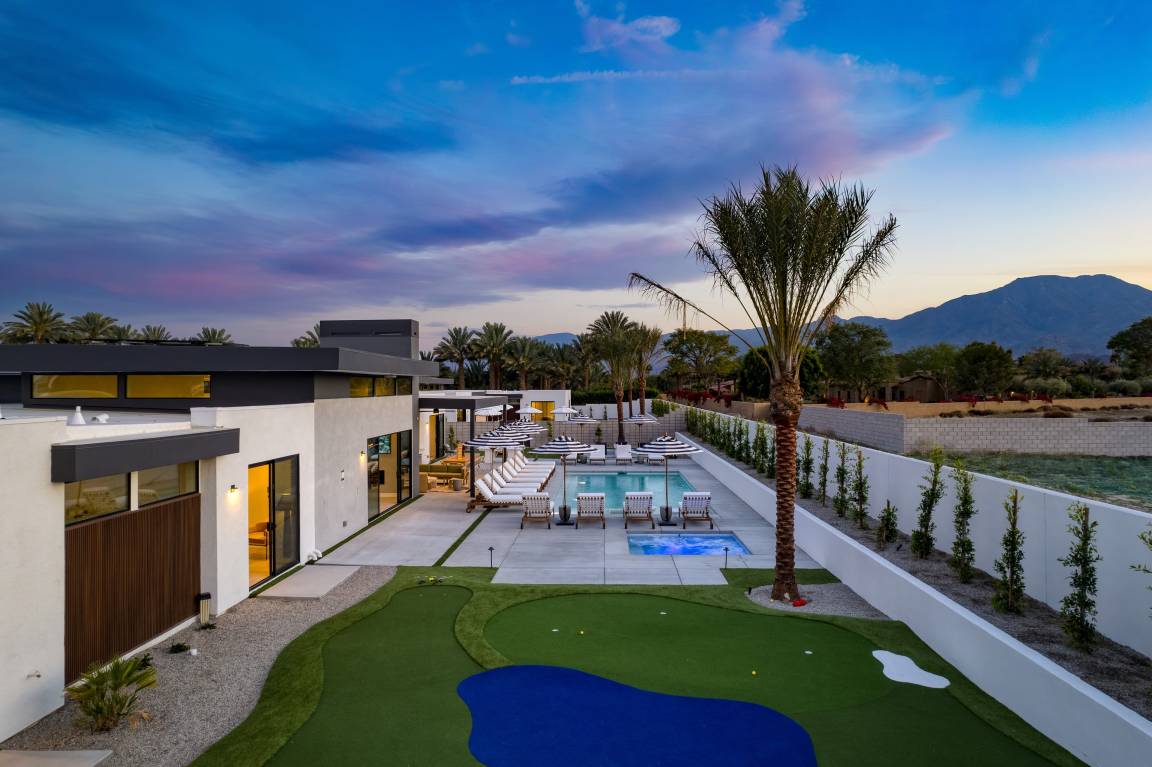 506 M² Villa ∙ 7 Bedrooms ∙ 18 Guests - Palm Desert, CA