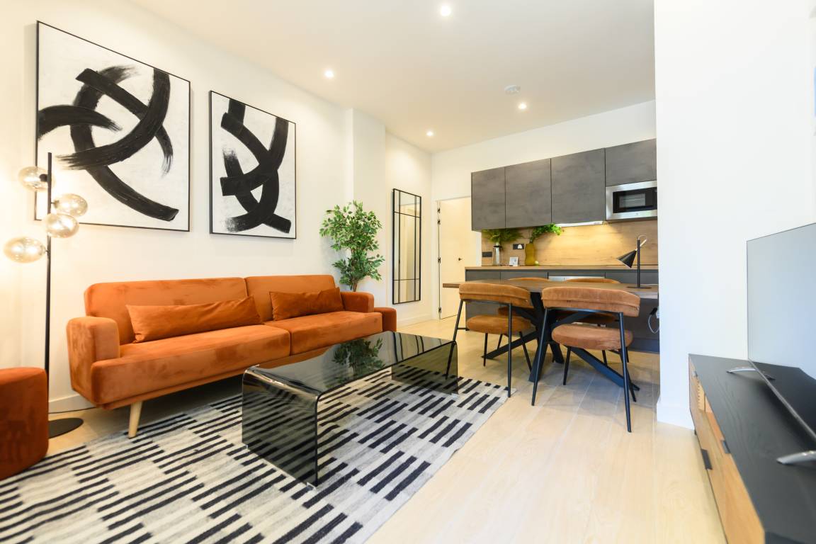 124 M² Apartamento ∙ 4 Habitaciones ∙ 14 Huéspedes - La Campana
