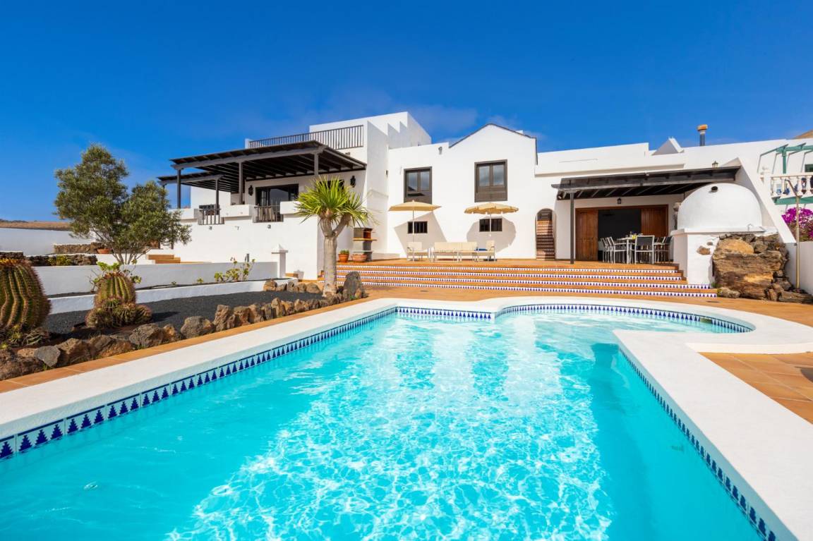 180 M² Villa ∙ 4 Habitaciones ∙ 9 Huéspedes - Puerto del Carmen