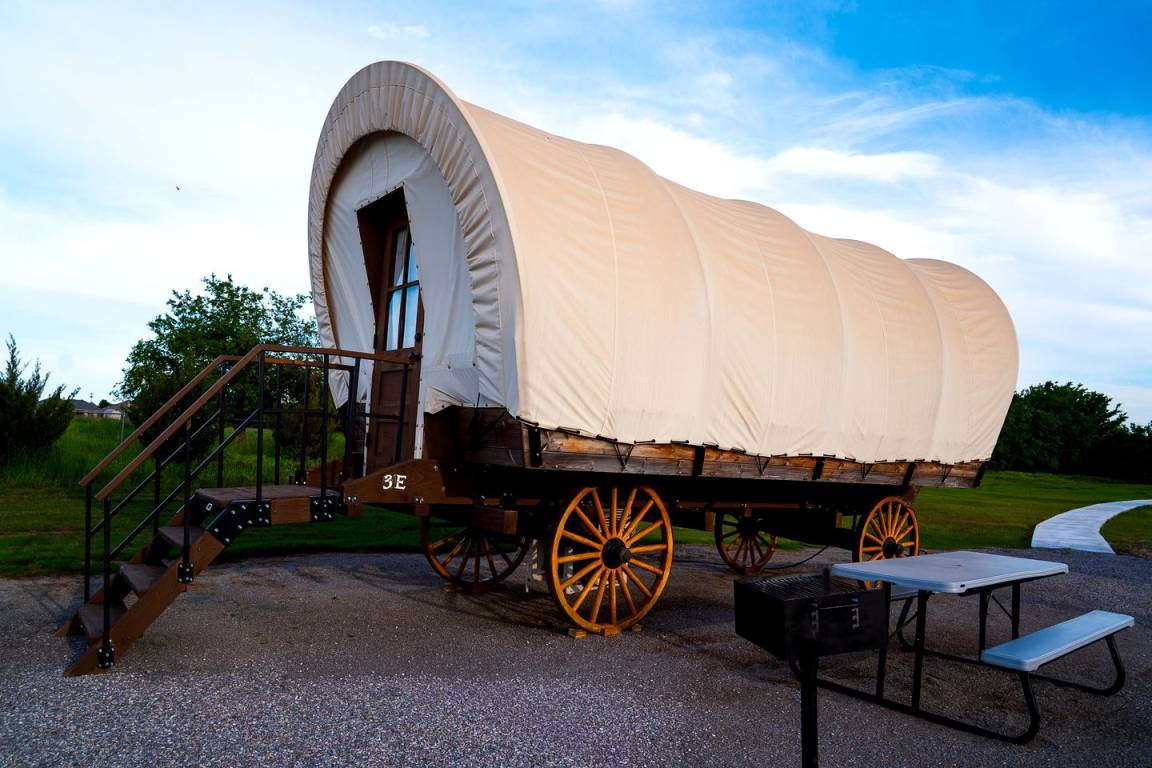 Caravan ∙ 1 Bedroom ∙ 6 Guests - Norman, OK
