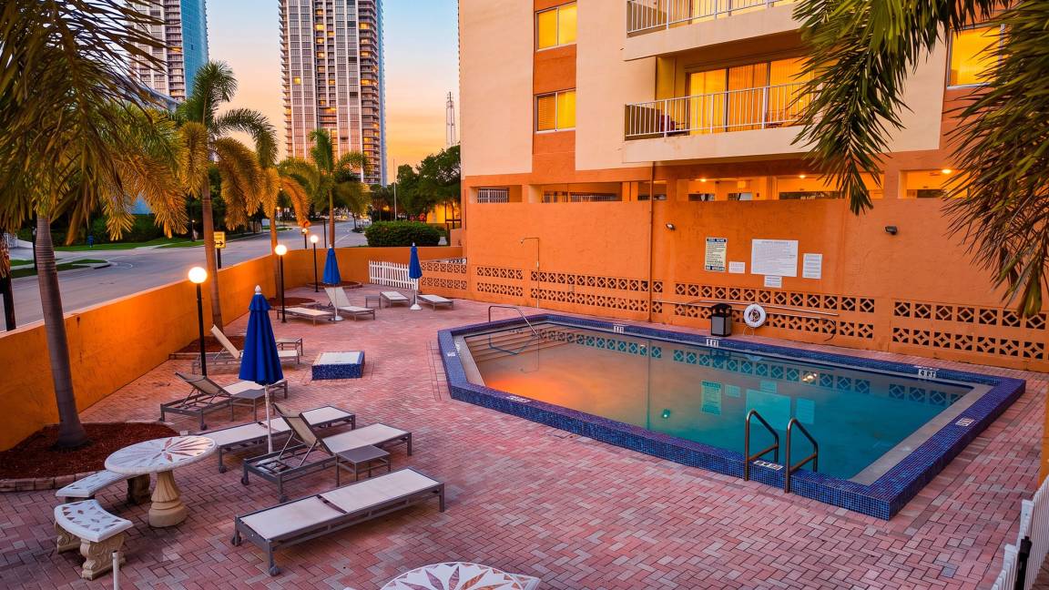 118 M² Apartamento ∙ 2 Habitaciones ∙ 8 Huéspedes - Sunny Isles Beach, FL