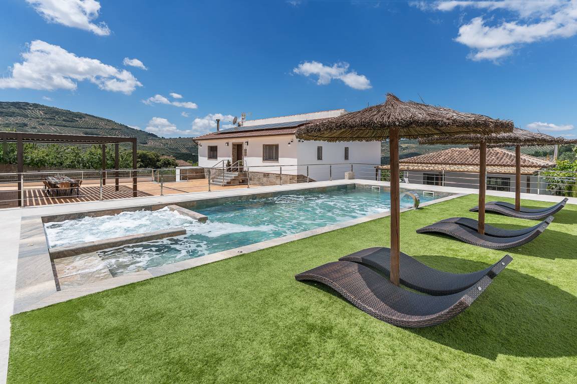 Villa ∙ 8 Schlafzimmer ∙ 16 Gäste - Montefrío