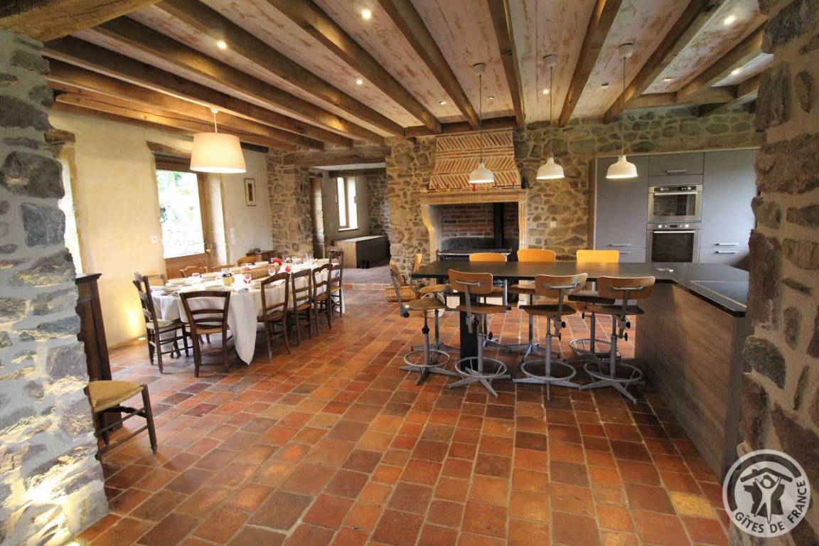250 M² Gîte ∙ 4 Chambres ∙ 12 Personnes - Rhône-Alpes
