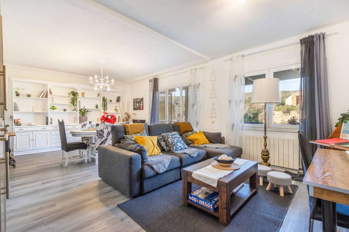 103 M² Ferienwohnung ∙ 3 Schlafzimmer ∙ 7 Gäste - Almacelles