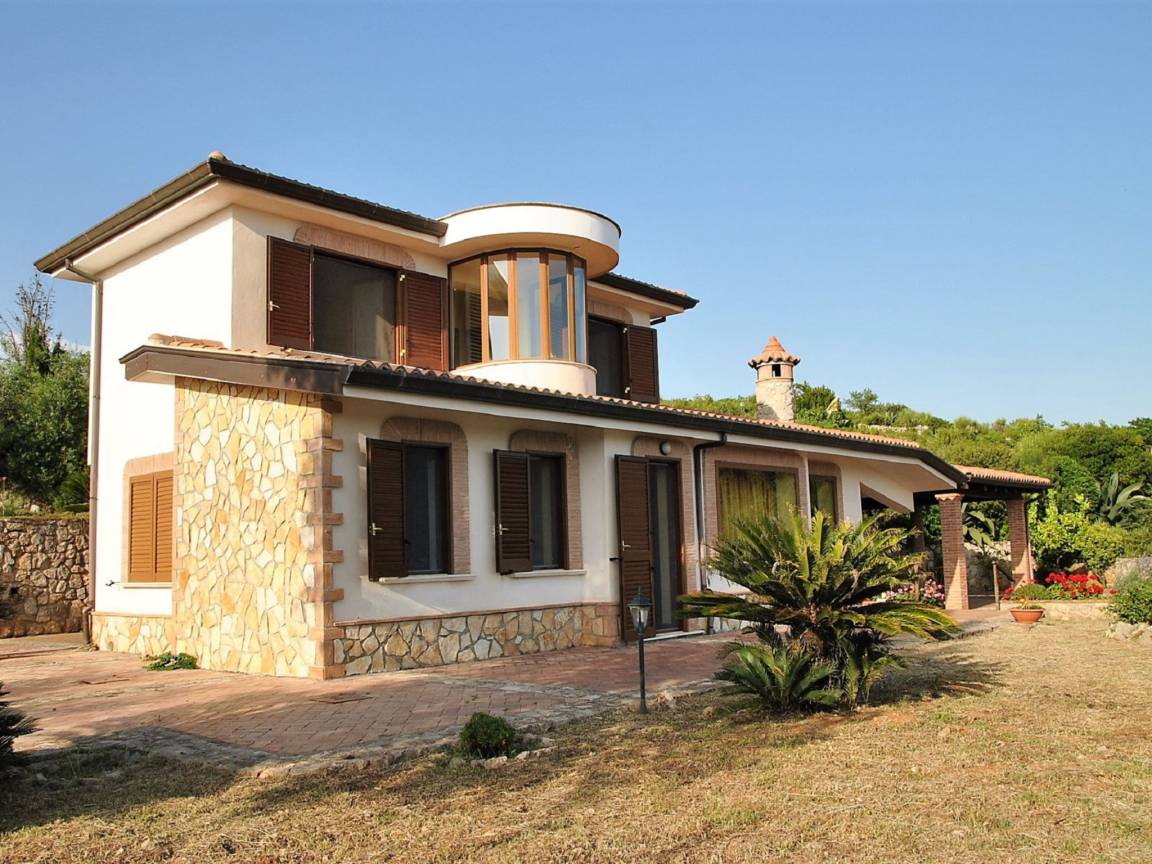 195 M² House ∙ 4 Bedrooms ∙ 11 Guests - Sperlonga