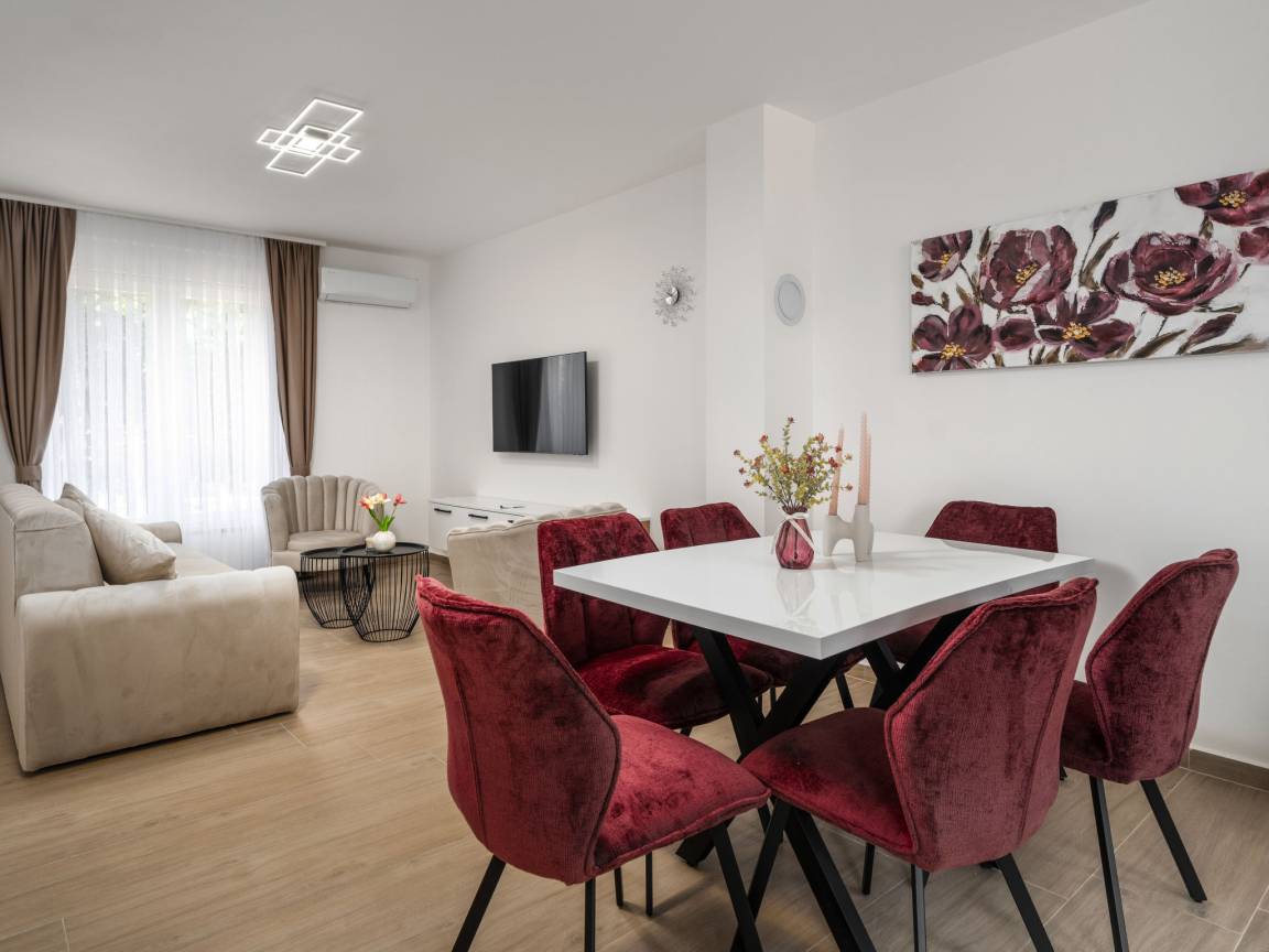 90 M² Apartment ∙ 2 Bedrooms ∙ 5 Guests - Rovinj