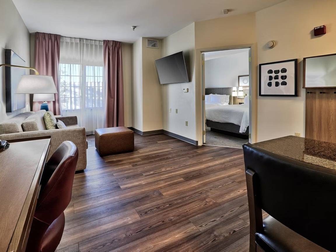Hotel ∙ 1 Bedroom ∙ 4 Guests - Albuquerque, NM