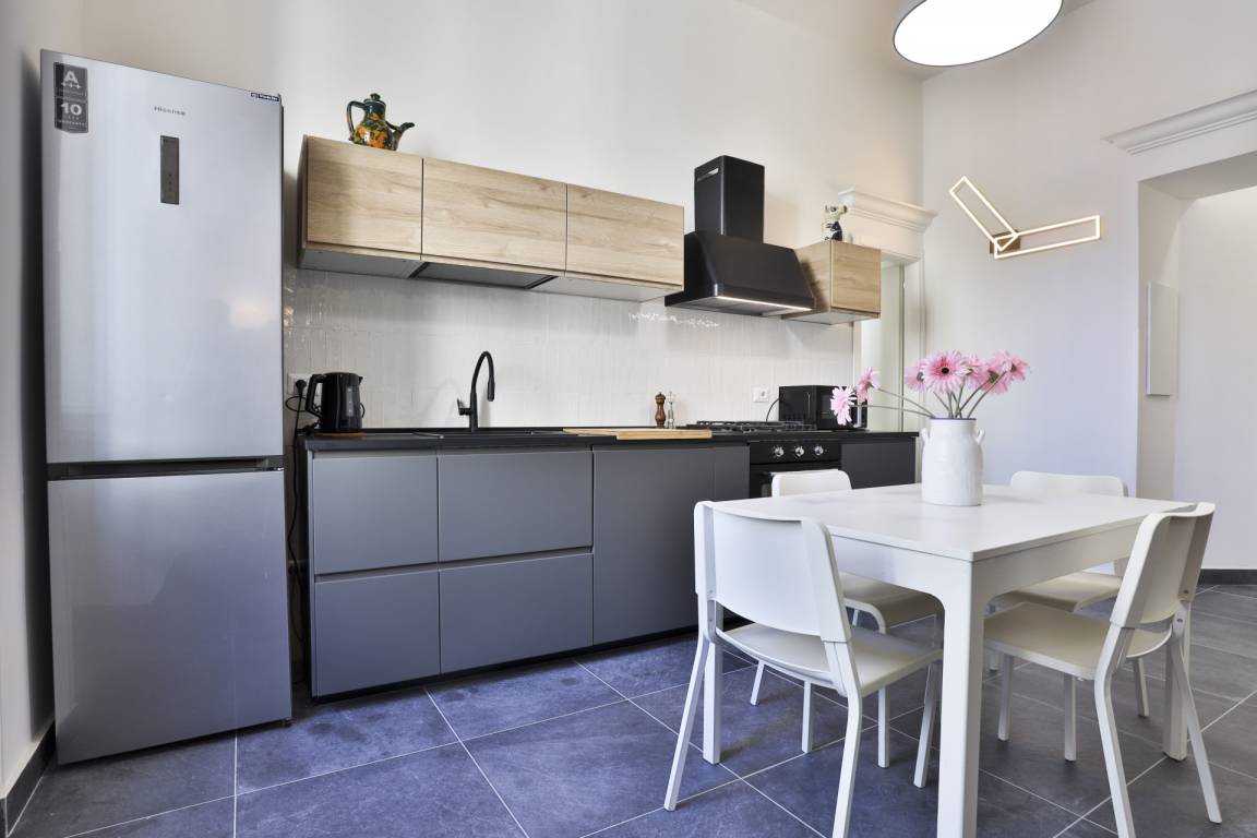 GuestHost - Garibaldi huge and cozy apartment