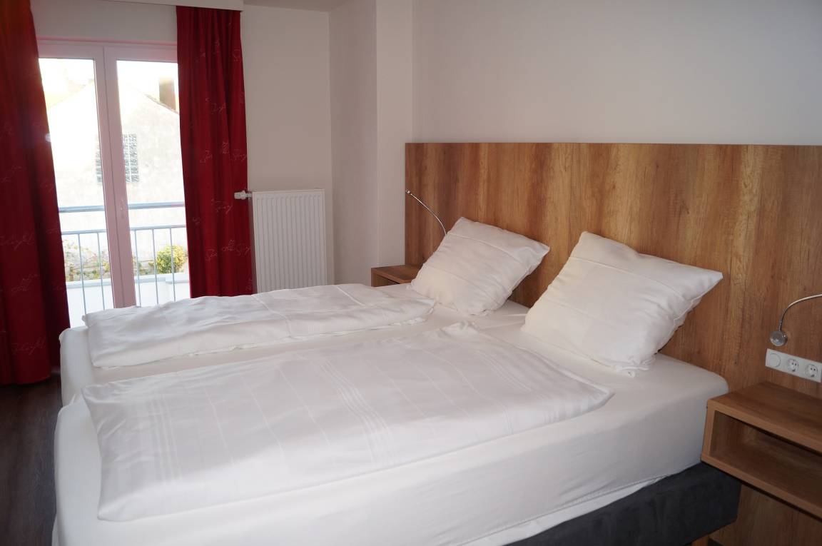 40 M² Ferienwohnung ∙ 1 Schlafzimmer ∙ 2 Gäste - Bad Windsheim